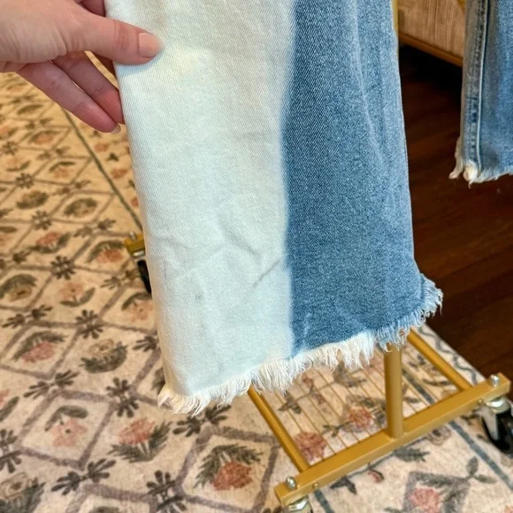 Cello Mid Rise Flare Jeans Two-Tone Boho Frayed Hem Denim - Size 1 - Picture 3 of 6